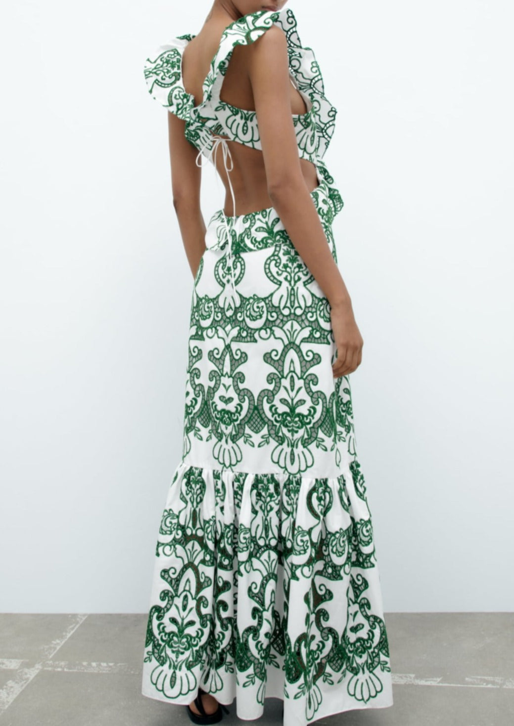 Women's Ruffled Backless Maxi Dress with Vintage-Inspired Print