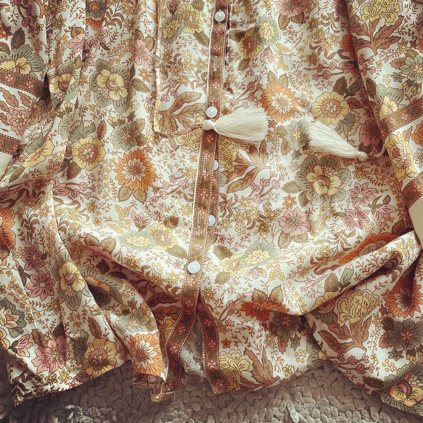 Women's Loose Fit Floral Button-Up Blouse with Long Sleeves