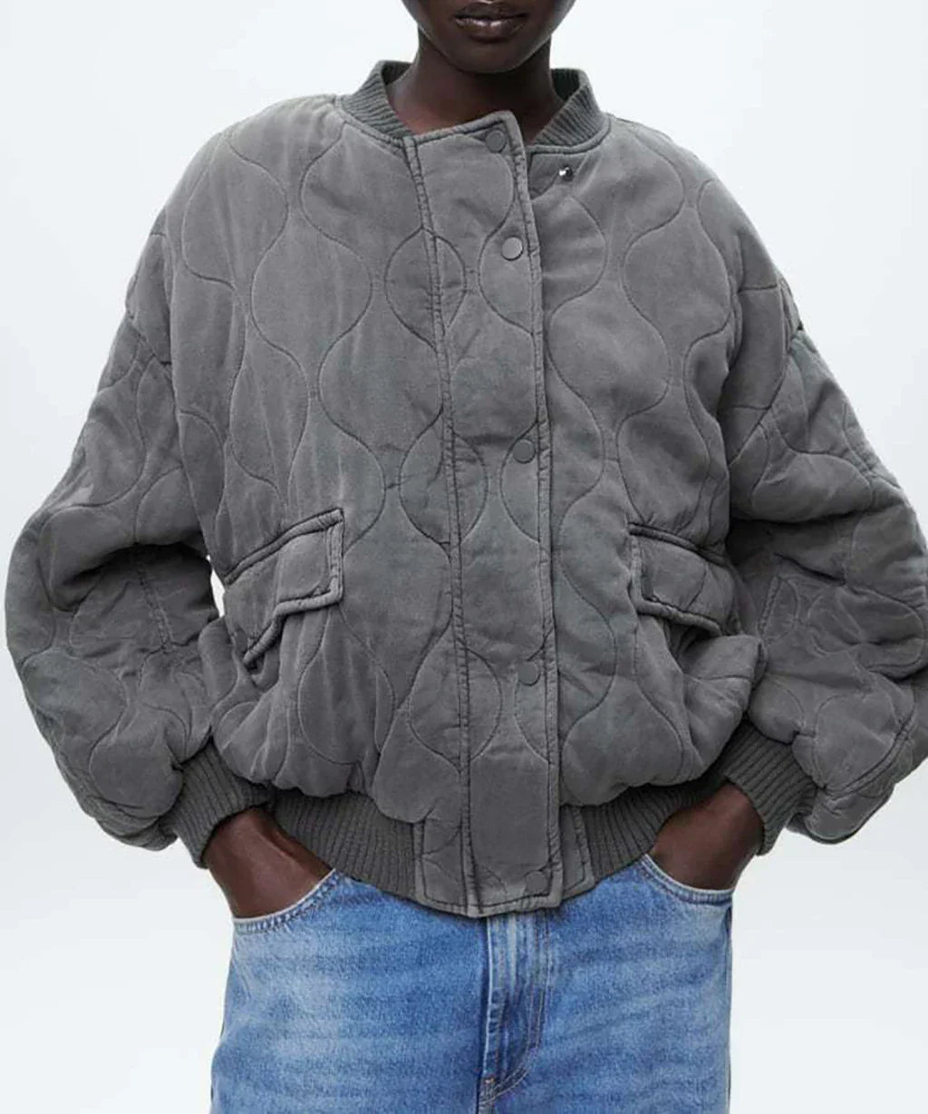 Women's Oversized Quilted Bomber Jacket with Snap Buttons and Pockets