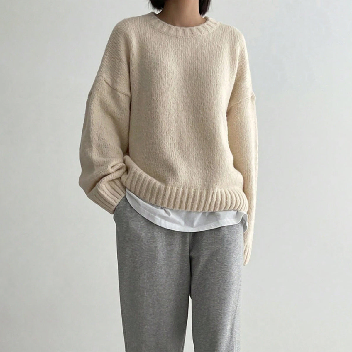 Women’s Oversized Knit Jumper with Crew Neck and Ribbed Trim