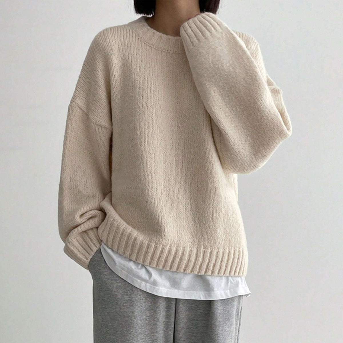 Women’s Oversized Knit Jumper with Crew Neck and Ribbed Trim