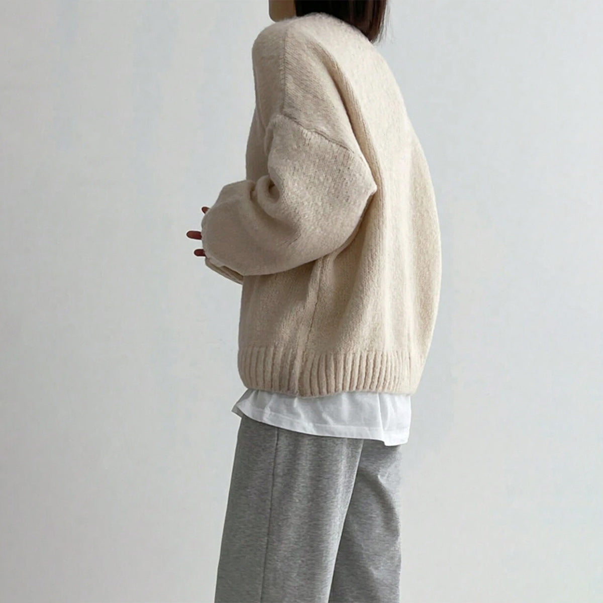 Women’s Oversized Knit Jumper with Crew Neck and Ribbed Trim