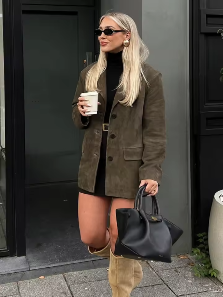 Women's Button-Up Winter Jacket with Oversized Fit and Pockets