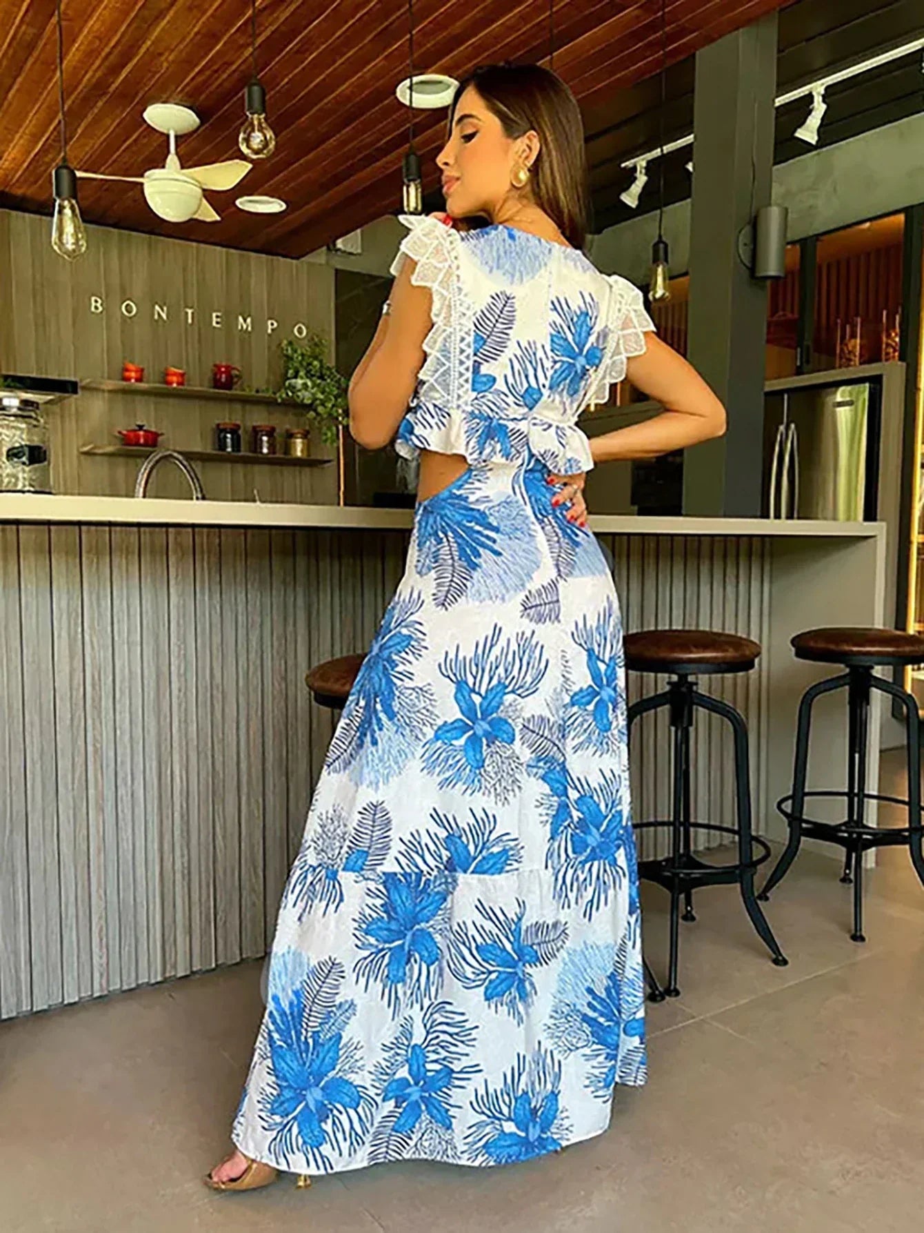 Women's Sleeveless Maxi Dress with Floral Print and Tiered Skirt