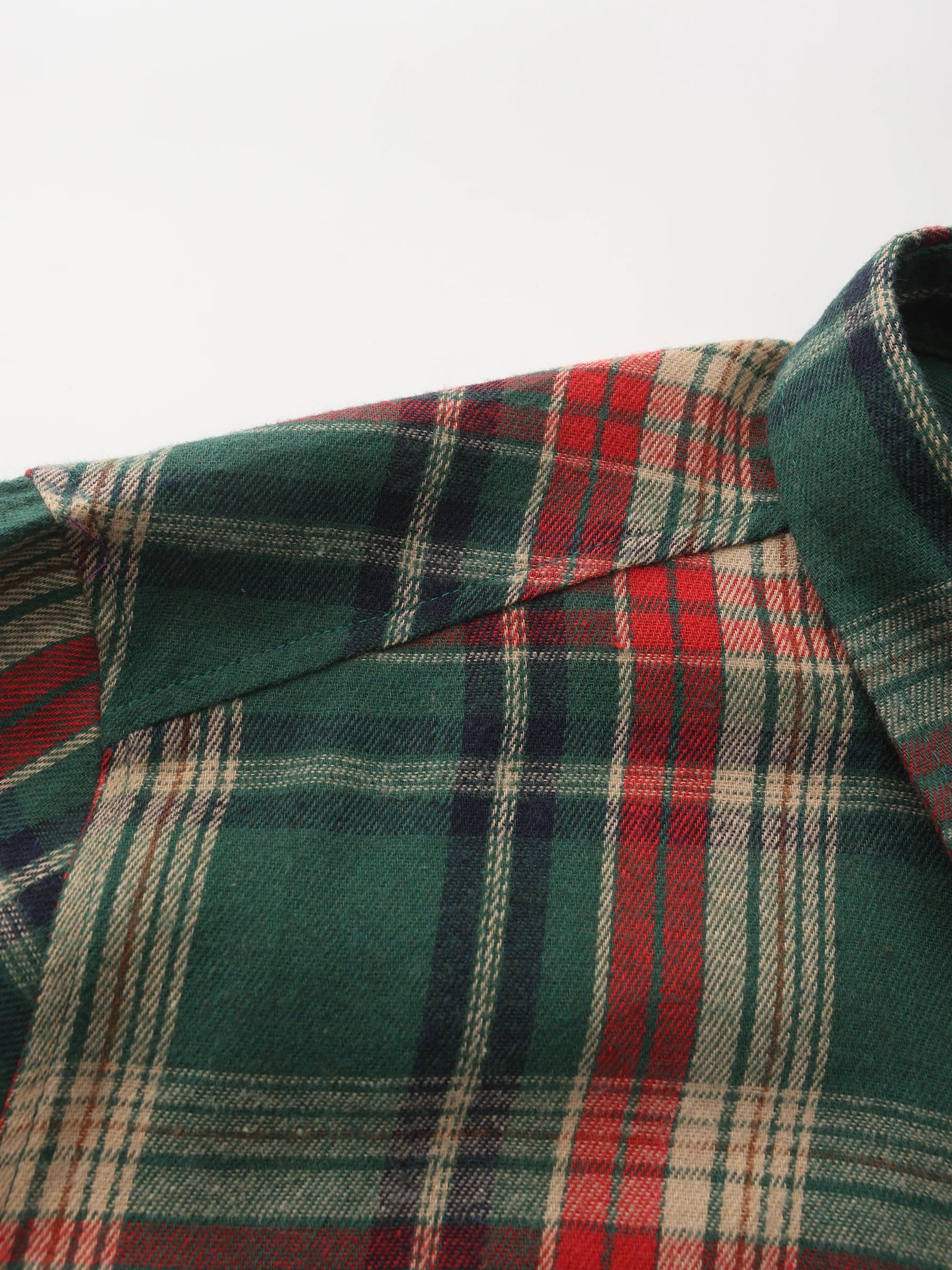 Men's Cotton Long-Sleeve Shirt with Front Pocket and Button Style
