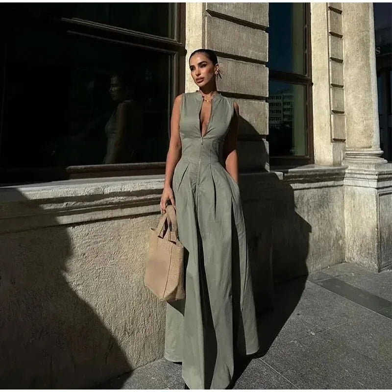 Women's Sleeveless Zip-Front Maxi Dress with Pleated Skirt Design
