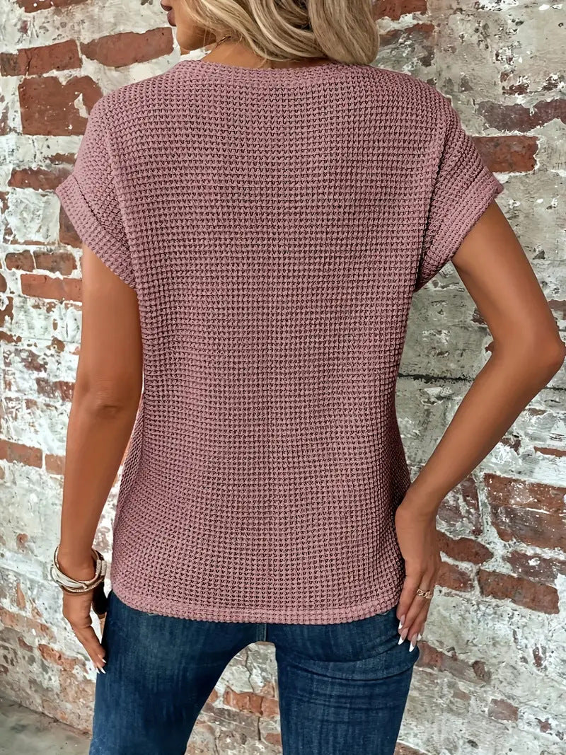 Women's Short-Sleeve Textured Buttoned Blouse with Classic Fit