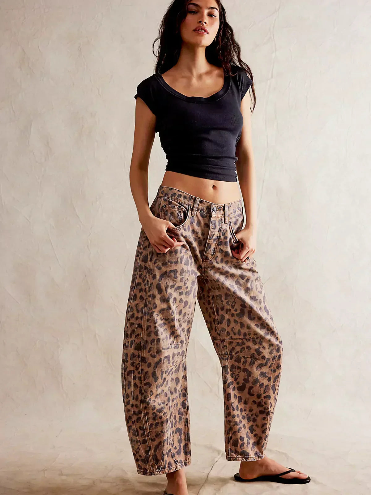 Women's leopard-print barrel jeans