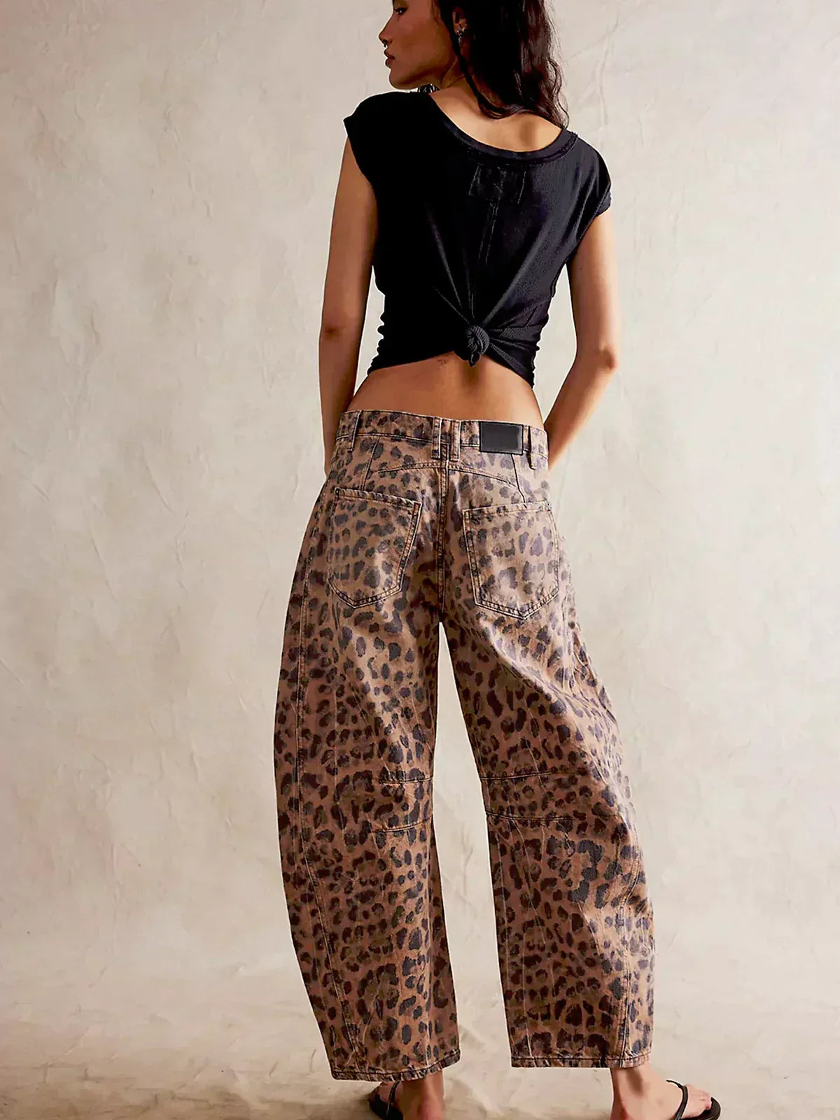 Women's leopard-print barrel jeans