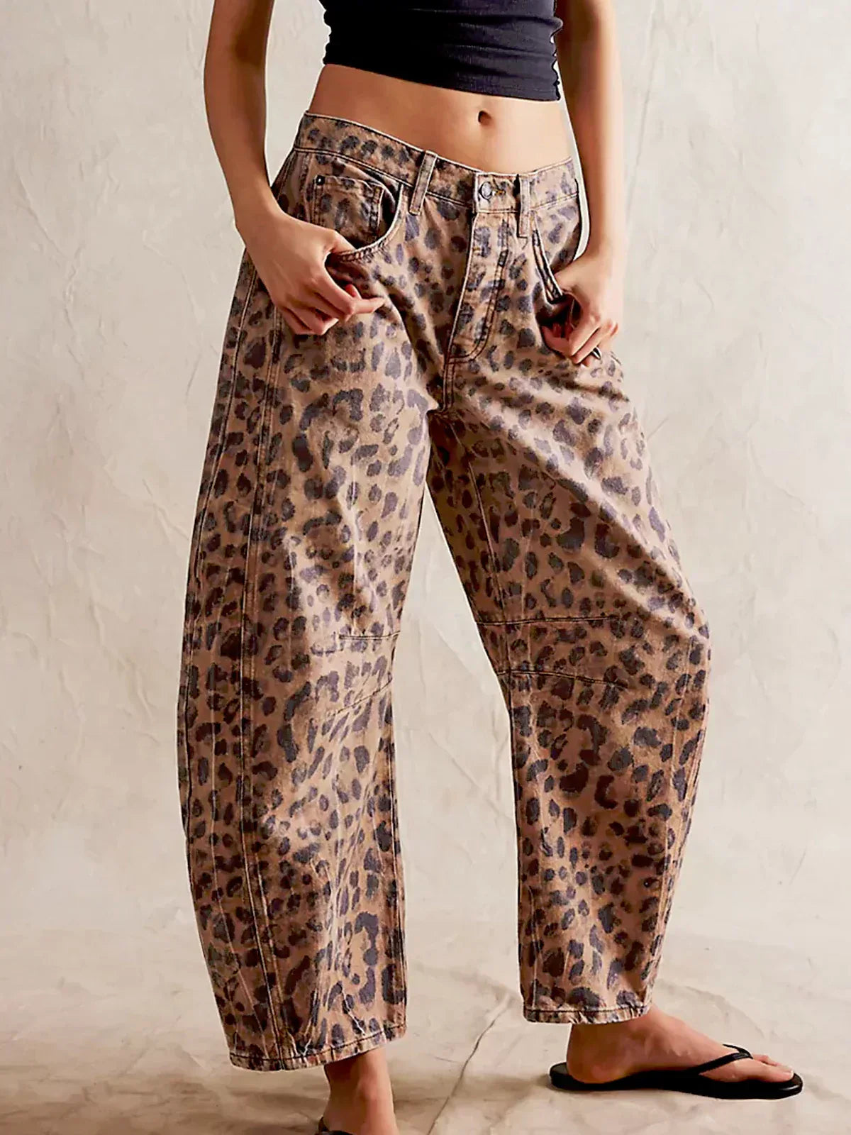 Women's leopard-print barrel jeans