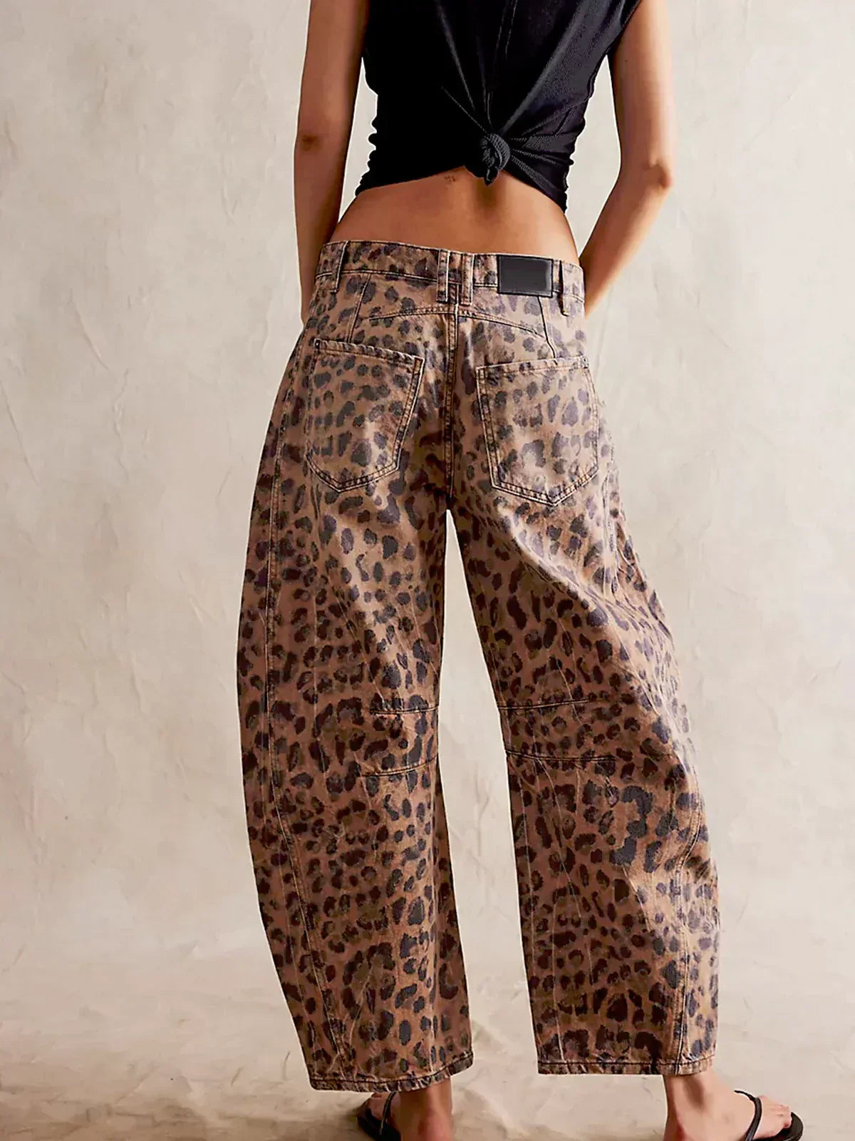 Women's leopard-print barrel jeans