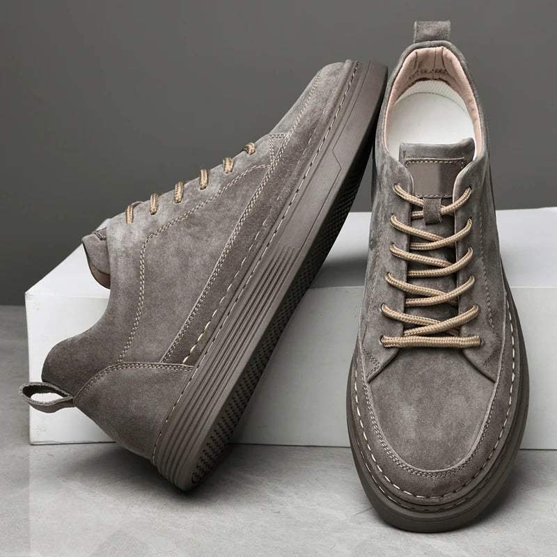 Men’s Casual Lace-Up Sneakers with Contrast Sole and Raised Stitching