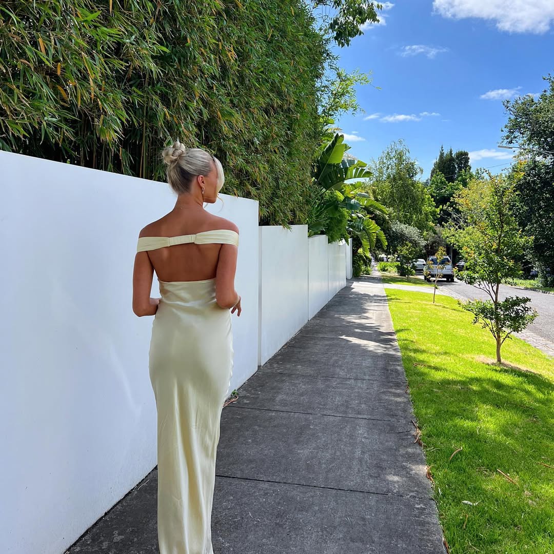 Women's Off Shoulder Fitted Maxi Dress with Sweetheart Neckline