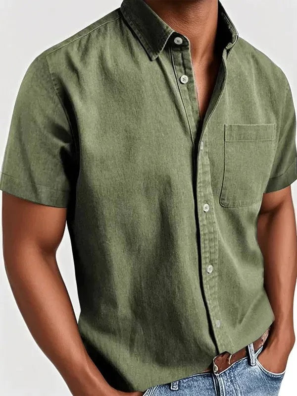 Men's Short Sleeve Button-Down Shirt with Chest Pocket and Classic Fit