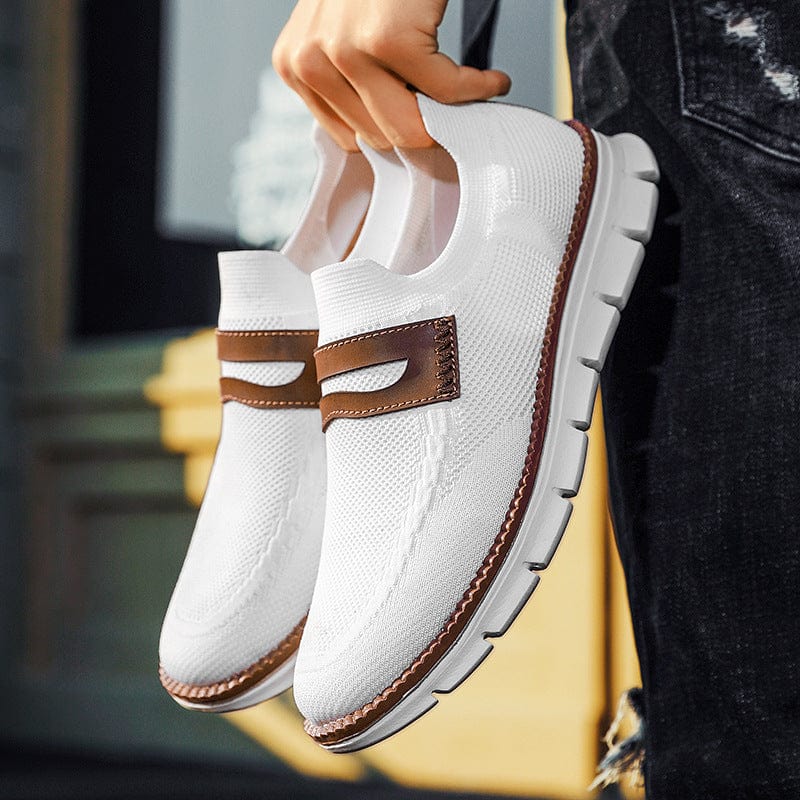 Men's Breathable Mesh Sneakers with Contrast Overlay and Cushioned Sole