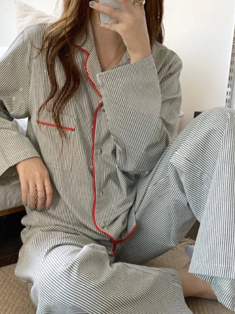 Women's 2-Piece Pyjama Set with Striped Button-Up Shirt and Trousers