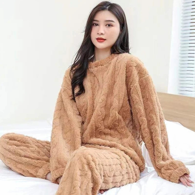 Women's 2-Piece Pyjama Set with Long Sleeve Top and Matching Pants