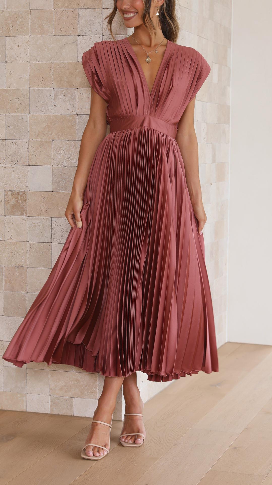 Women's Pleated V-Neck Maxi Dress