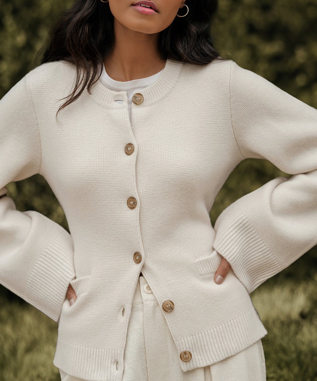 Women's Elegant Button Cardigan with Round Neck and Slim Fit Cut