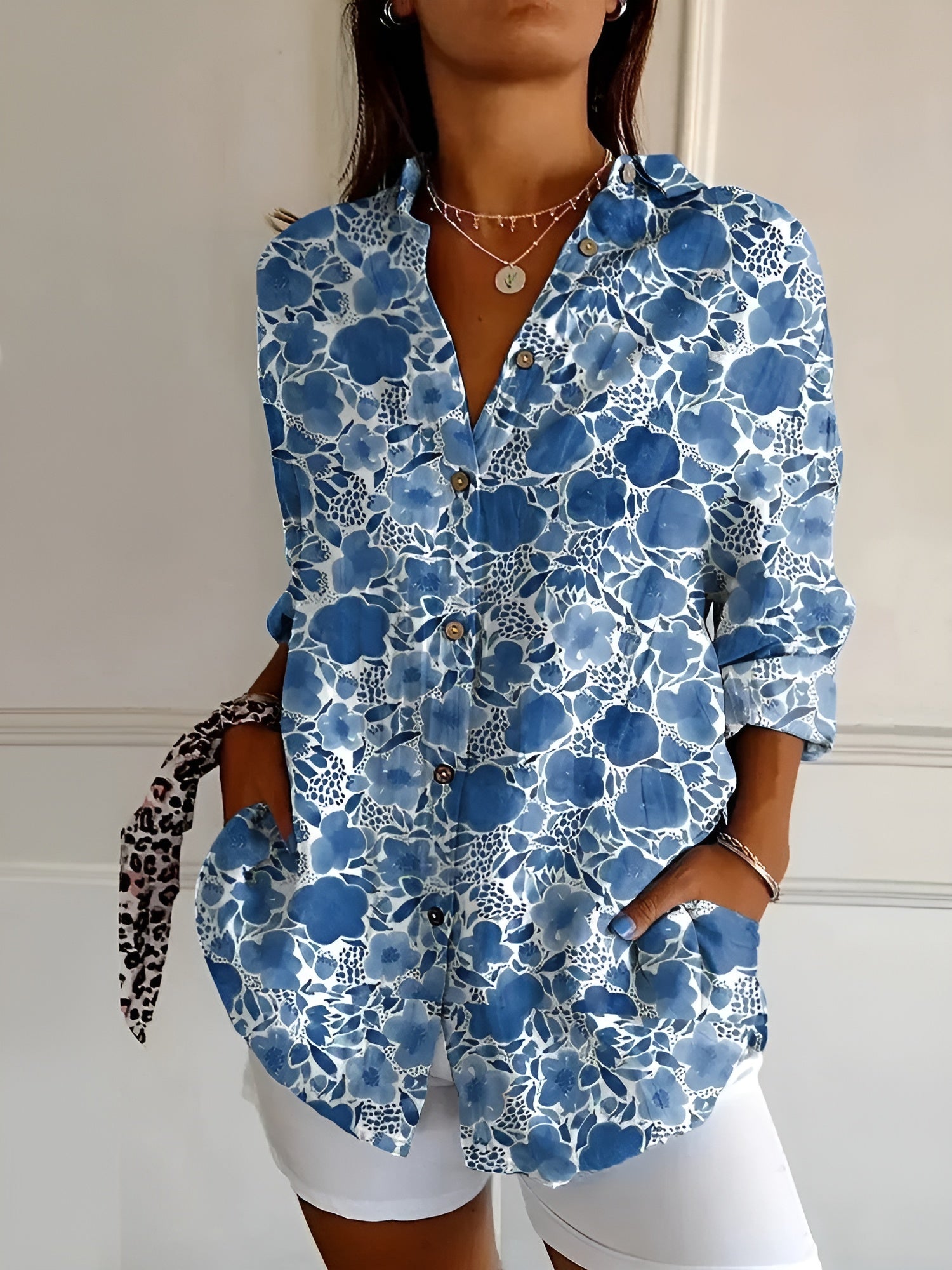 Women's Floral Button-Up Blouse with Long Sleeves and Relaxed Fit